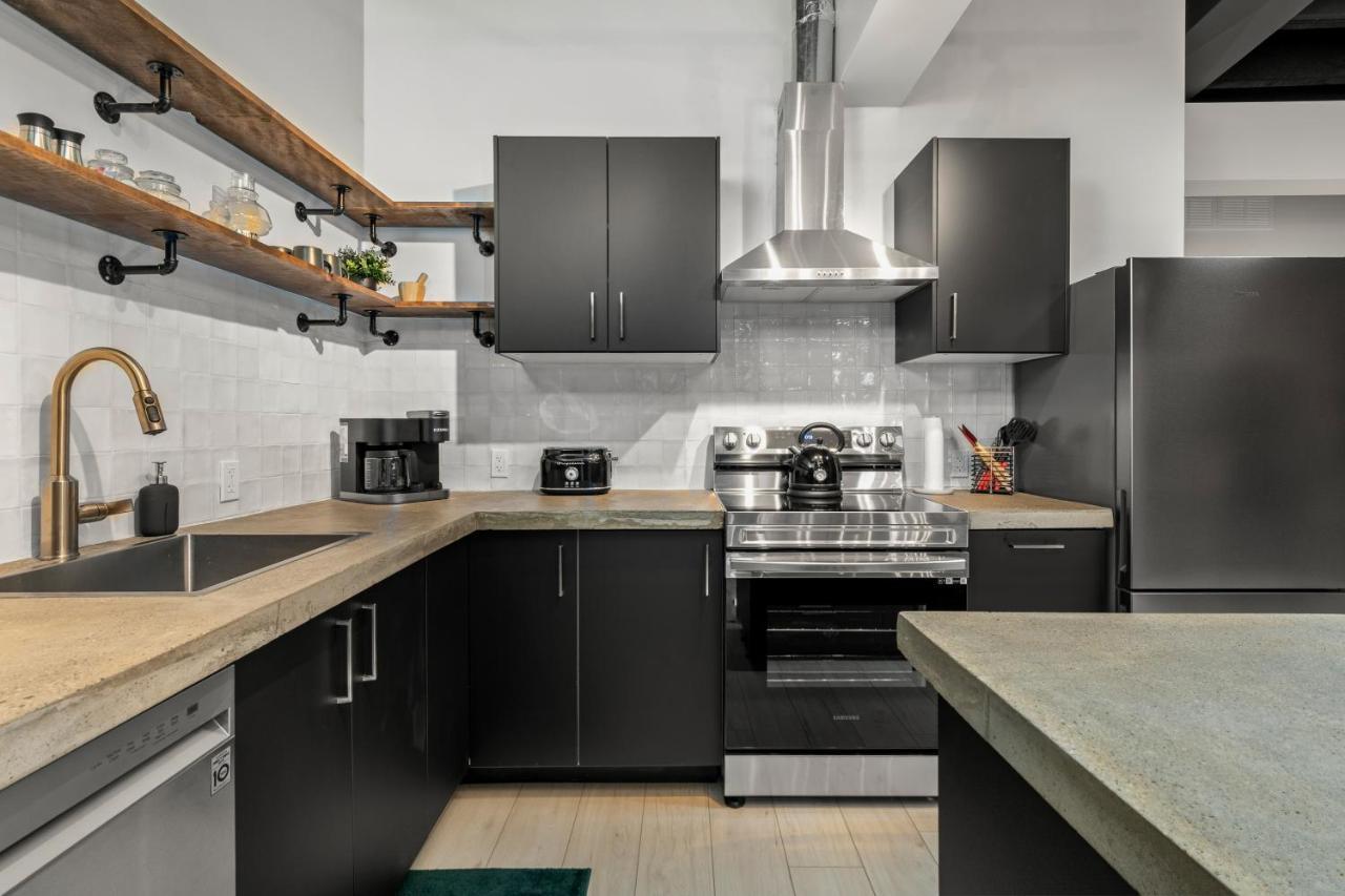 The Goodman: Front Street Flats Apartment เบลวิลล์ ภายนอก รูปภาพ