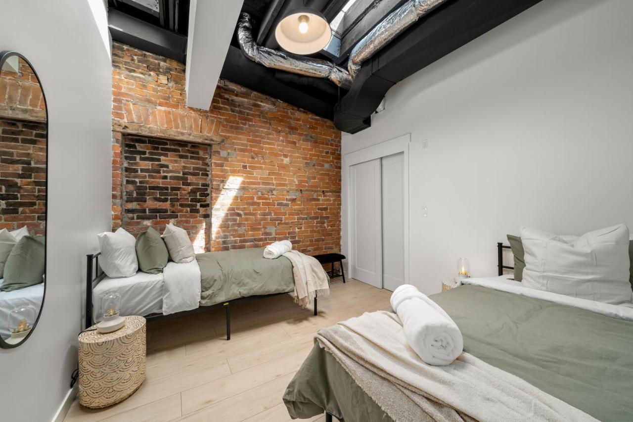 The Goodman: Front Street Flats Apartment เบลวิลล์ ภายนอก รูปภาพ